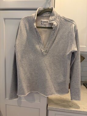 Frank & Eileen Heather Gray V-Neck Pullover